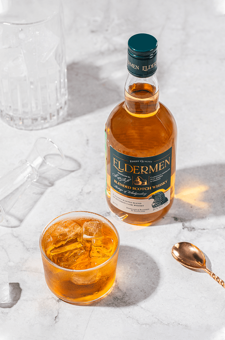 Элдермен Блендед купажированный виски в подарочной упаковке с 2 бокалами 0.5&nbsp;л